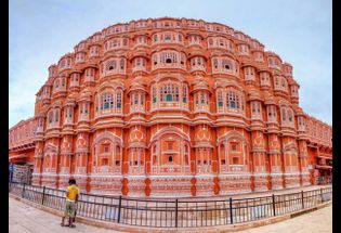 https://api.travelodesk.com/images/route_images/07810d1fd63a49bb929cc0ee59a94bc1.jpg